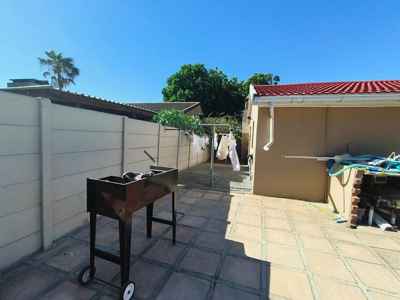 To Let 3 Bedroom Property for Rent in St Dumas Western Cape